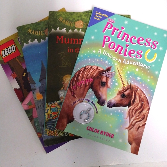 Books Magic Treehouse, Lego Friends and Princess ponies - Picture 1 of 4